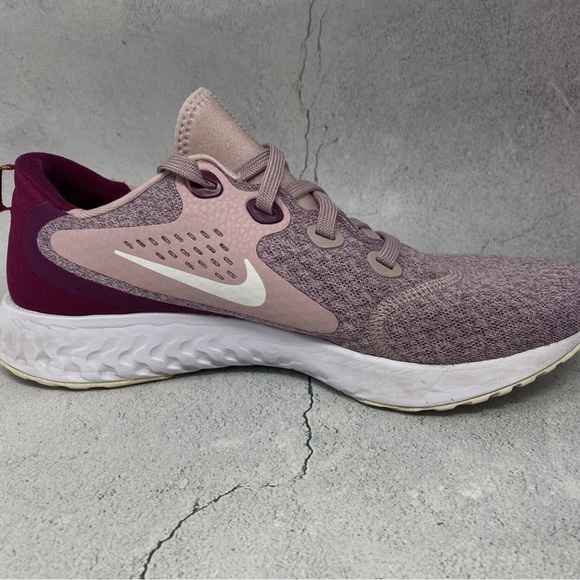 Nike Legend React Plum Chalk Woman’s Sz 11 Pink Plum Runners - Picture 3 of 8
